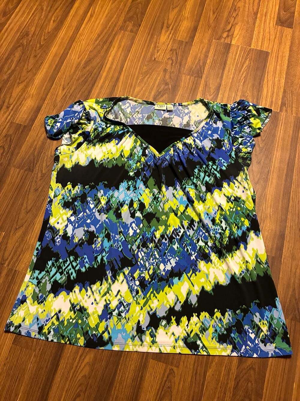 Cato Woman Abstract Zig Zag Print Flutter Sleeve Blouse